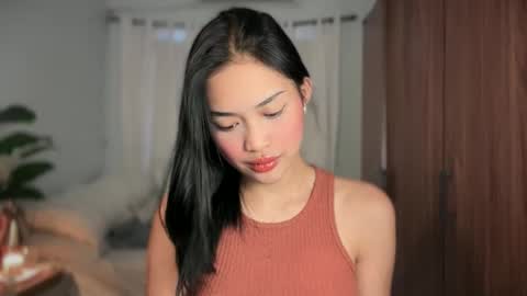 Vivian online show from 05.23.26