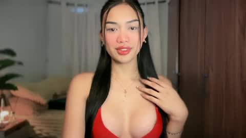 Snapshot of vivian_roberts chatting on 06.21.26 Vivian online show from 06.21.26