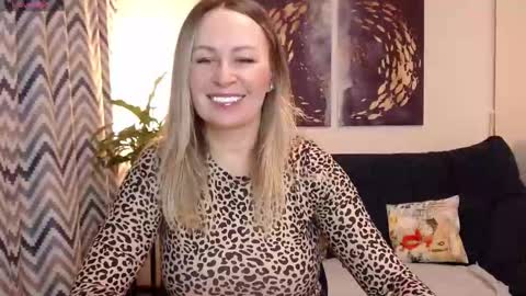 Vivian online show from 11.20.25