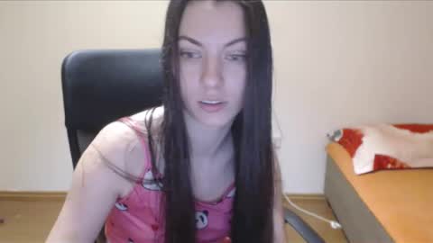 Snapshot of vivianngray chatting on 12.07.24 Vivian Gray online show from 12.07.24