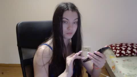 Snapshot of vivianngray chatting on 01.01.25 Vivian Gray online show from 01.01.25