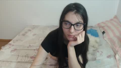 Snapshot of vivianngray chatting on 10.06.25 Vivian Gray online show from 10.06.25