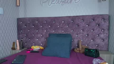 VivianRose online show from 04.08.26