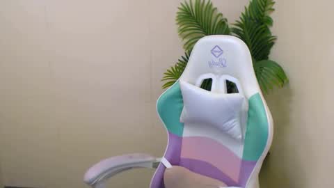 Vivien online show from 02.10.25