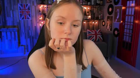 Vivien online show from 12.12.24