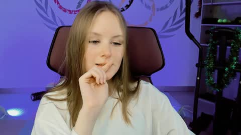 Vivien online show from 12.31.24