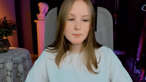 Vivien online show from 01.10.25