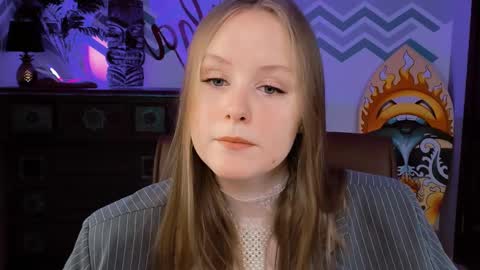 Vivien online show from 02.22.25