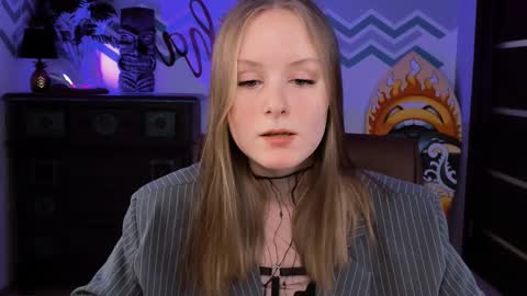 Vivien online show from 02.23.25