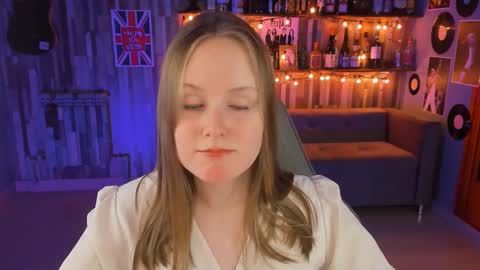 Vivien online show from 02.28.25