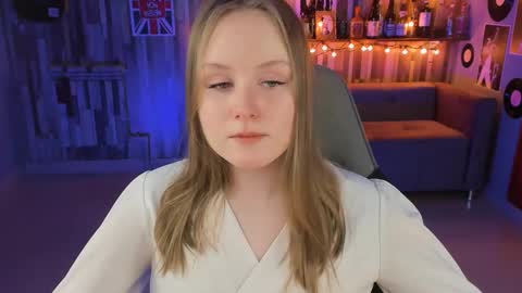 Vivien online show from 02.28.25