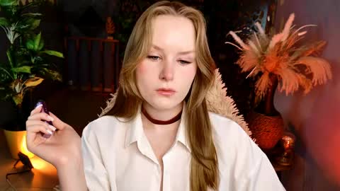 Snapshot of vivienleeigh chatting on 05.18.26 Vivien online show from 05.18.26