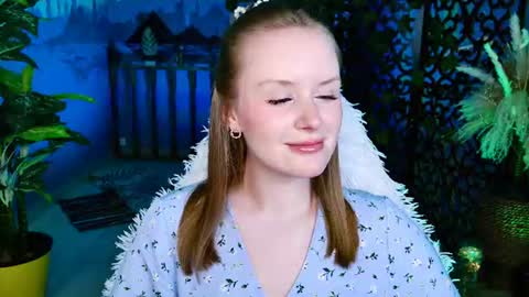 Snapshot of vivienleeigh chatting on 06.23.26 Vivien online show from 06.23.26