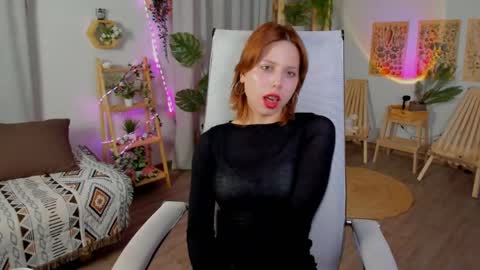 Vivienne  online show from 05.30.26