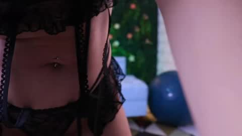 Snapshot of vixeninner chatting on 04.17.26 Vixen Inner online show from 04.17.26