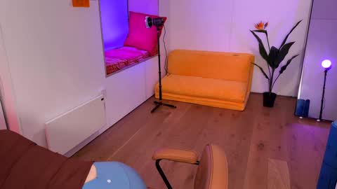 Snapshot of vixenp chatting on 02.08.25 Polly Online mostly at 9pm-2am UK Time online show from 02.08.25