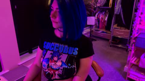 Snapshot of vixenp chatting on 10.03.25 Polly Online mostly at 9pm-2am UK Time online show from 10.03.25