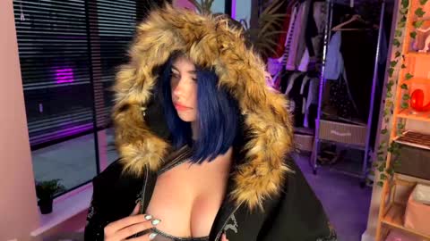 Snapshot of vixenp chatting on 10.19.25 Polly Online mostly at 9pm-2am UK Time online show from 10.19.25