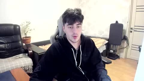 Snapshot of vlad1605 chatting on 11.25.25 Martin online show from 11.25.25