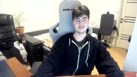 Snapshot of vlad1605 chatting on 11.28.25 Martin online show from 11.28.25