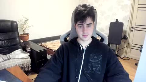 Snapshot of vlad1605 chatting on 12.04.25 Martin online show from 12.04.25