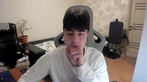 Snapshot of vlad1605 chatting on 12.14.25 Martin online show from 12.14.25