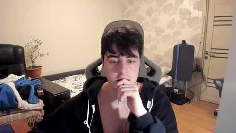 Snapshot of vlad1605 chatting on 12.16.25 Martin online show from 12.16.25