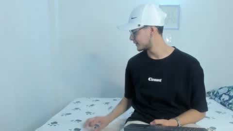 Snapshot of vlad__night chatting on 03.15.26 Vlad online show from 03.15.26