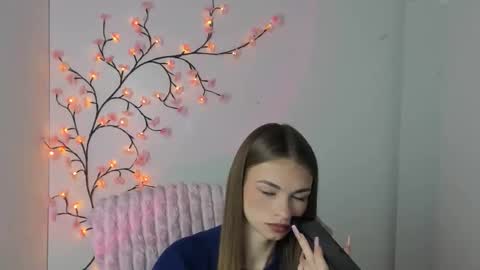 Snapshot of vladaseduction chatting on 01.11.26 Vlada online show from 01.11.26