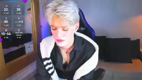 Snapshot of vladhellsing4 chatting on 06.19.26 Vlad online show from 06.19.26