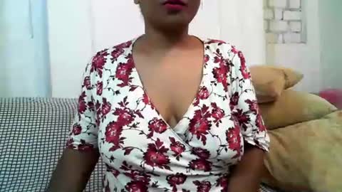 Snapshot of voagelle chatting on 01.19.25 voagelle online show from 01.19.25