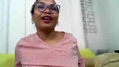 Snapshot of voagelle chatting on 02.02.25 voagelle online show from 02.02.25