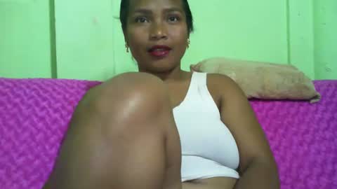 Snapshot of voagelle chatting on 09.28.25 voagelle online show from 09.28.25