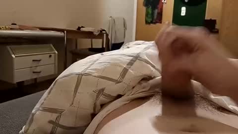 Snapshot of voeckler2 chatting on 12.31.24 voeckler2 online show from 12.31.24