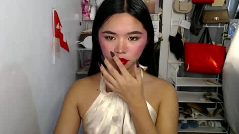 Snapshot of voganmarie chatting on 06.28.26 voganmarie online show from 06.28.26
