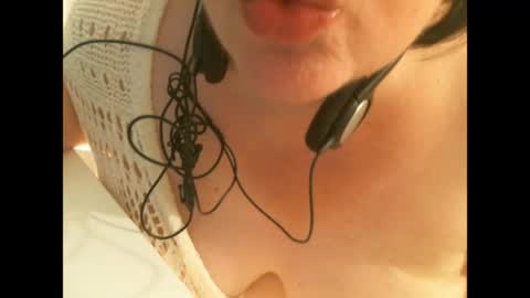 Snapshot of voluptuosaxl chatting on 05.20.26 Mary online show from 05.20.26