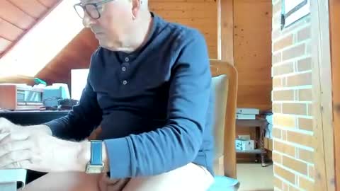 Snapshot of vonrex1 chatting on 02.28.25 heinz online show from 02.28.25