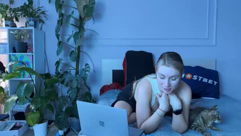 Snapshot of vorvik chatting on 01.08.25 vorvik online show from 01.08.25