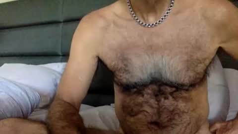 Enjoy guys of all ages if you are not on cam please dont ask for requests if i dont respond dont think im ignoring you i online show from 05.31.26