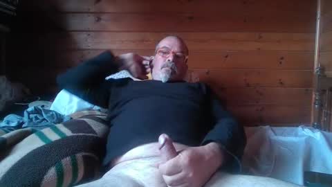 Snapshot of vuda77 chatting on 02.27.25 oscar online show from 02.27.25