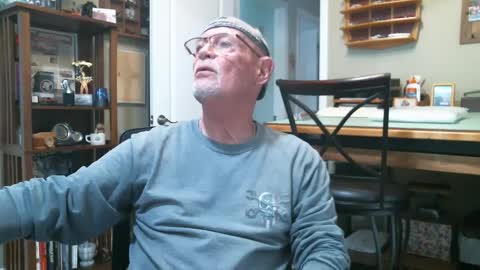 Snapshot of vueuorme chatting on 01.19.25 Vueuorme online show from 01.19.25