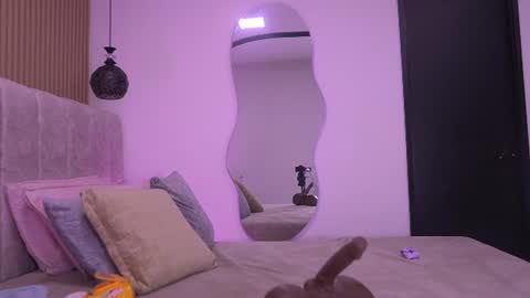 Snapshot of vvioleta_ chatting on 06.23.26 Violeta online show from 06.23.26