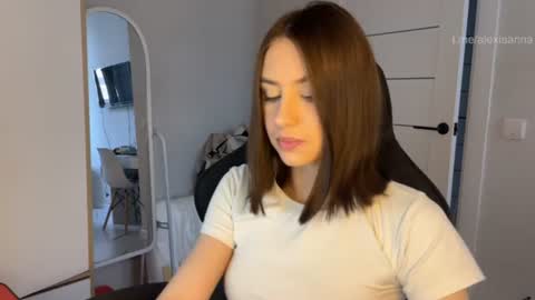 Snapshot of vx_arina chatting on 06.19.26 Arina online show from 06.19.26