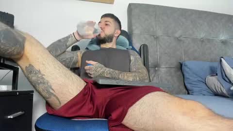 vyxen_ online show from 05.06.26