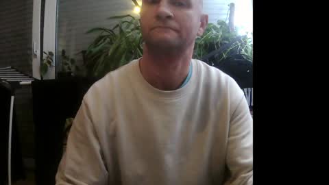 Snapshot of wailersgun chatting on 12.23.24 wailersgun online show from 12.23.24