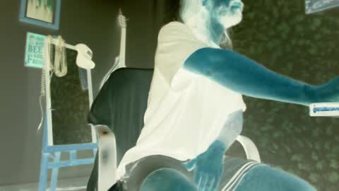 Snapshot of wake_and_bakee chatting on 10.08.25 John online show from 10.08.25