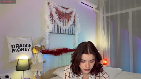 Snapshot of waki_lucky chatting on 01.05.25 Mia online show from 01.05.25