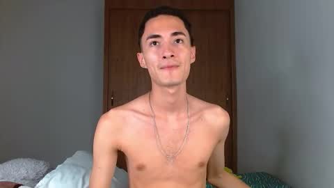 Snapshot of wal_jones chatting on 12.18.25 wal jones online show from 12.18.25