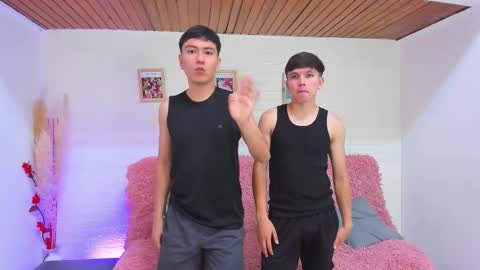 Hi  I am Venus kloy Thiago online show from 09.18.25