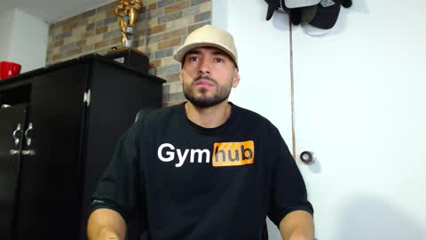 Snapshot of walter_brownn01 chatting on 12.20.25 WALTER BROWN online show from 12.20.25